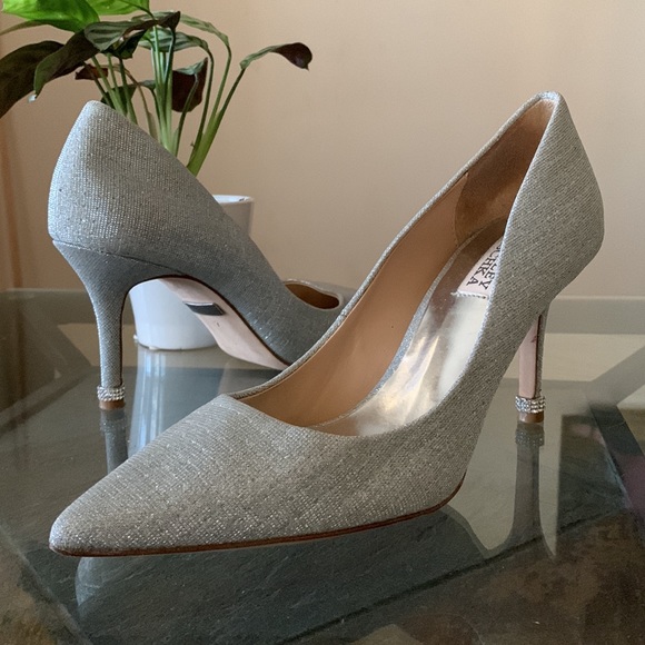 BADGLEY MISCHKA Silver Pointed Toe Crystal Heel - Picture 13 of 13